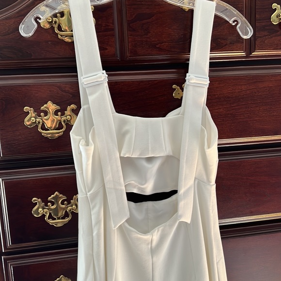 Cutest jumpsuit ever by Kendall and Kylie - Picture 4 of 10